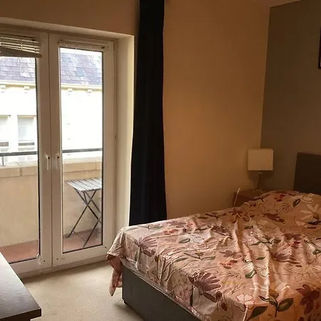 Linden Square Hotel *