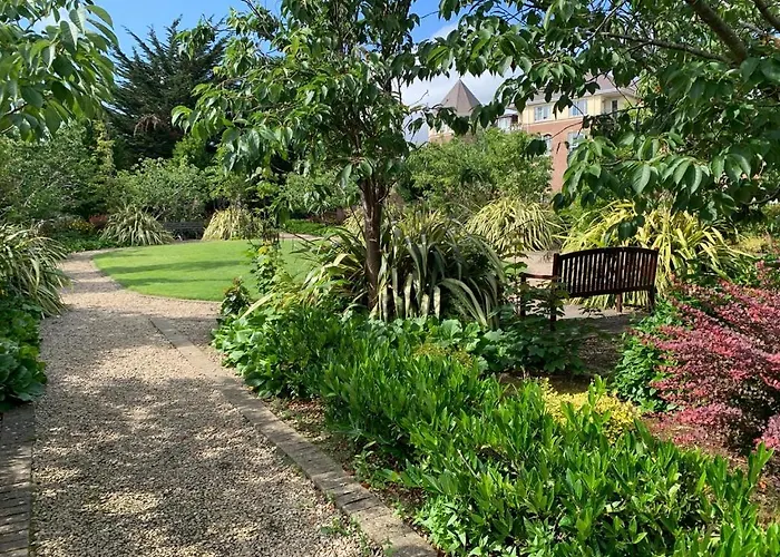 Hotel Linden Square *