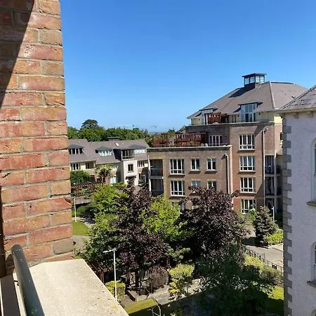 Linden Square Hotel