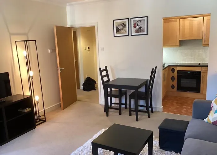 Отель Linden Square Дублин