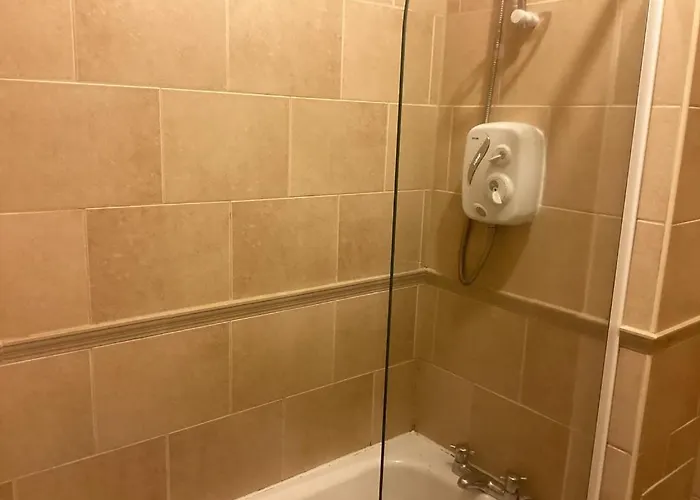 Отель Linden Square