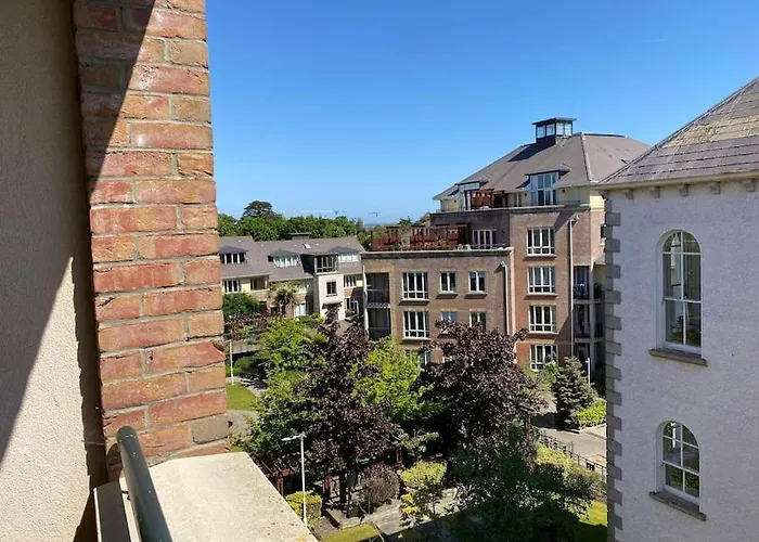 Linden Square Отель